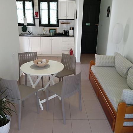 Phoeve Apt-Lovely 1-Br Rental Near The Beach Kalathas Dış mekan fotoğraf